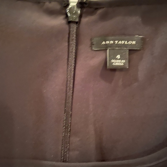 Ann Taylor Dress Size 4 - Picture 4 of 4